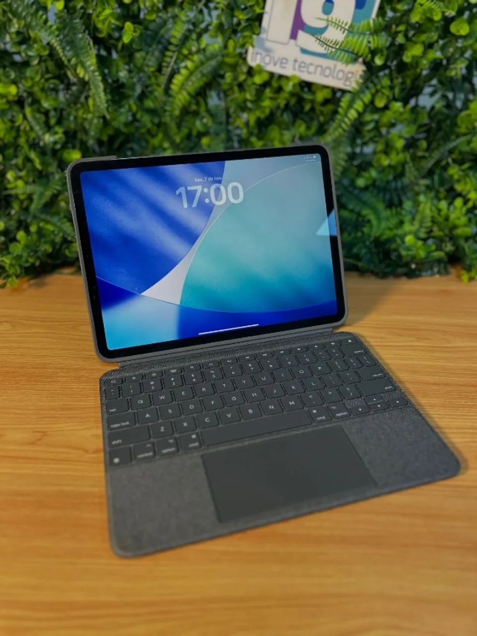 iPad Pro A1980 11? 256GB Space Gray, Com case teclado logitech Seminovo - Foto 2