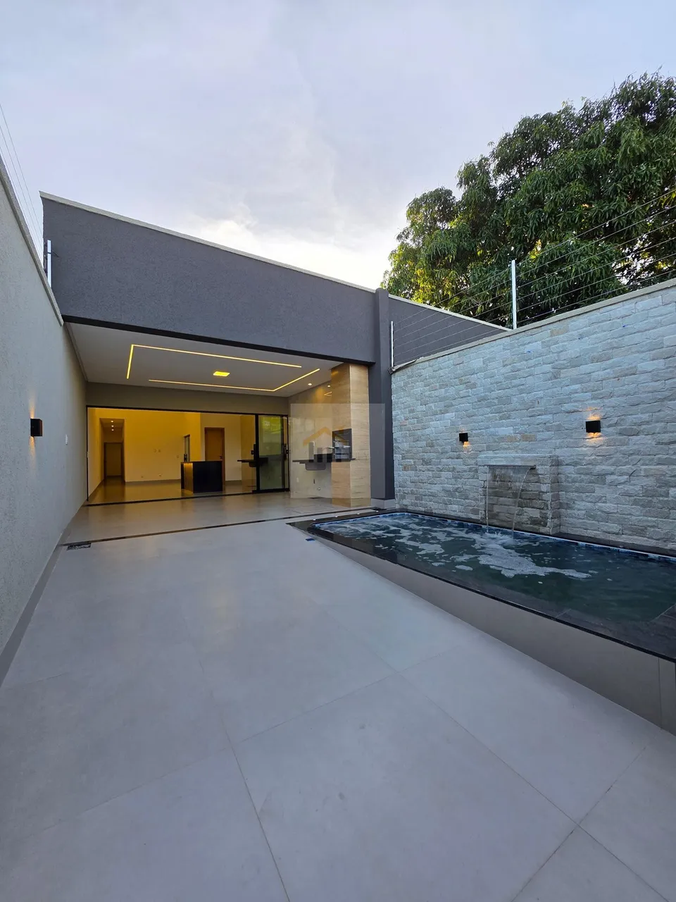 Casa Padrão com Piscina ENTRADA FACILITADA. Casa 3 quartos próximo ao Passeio das Águas