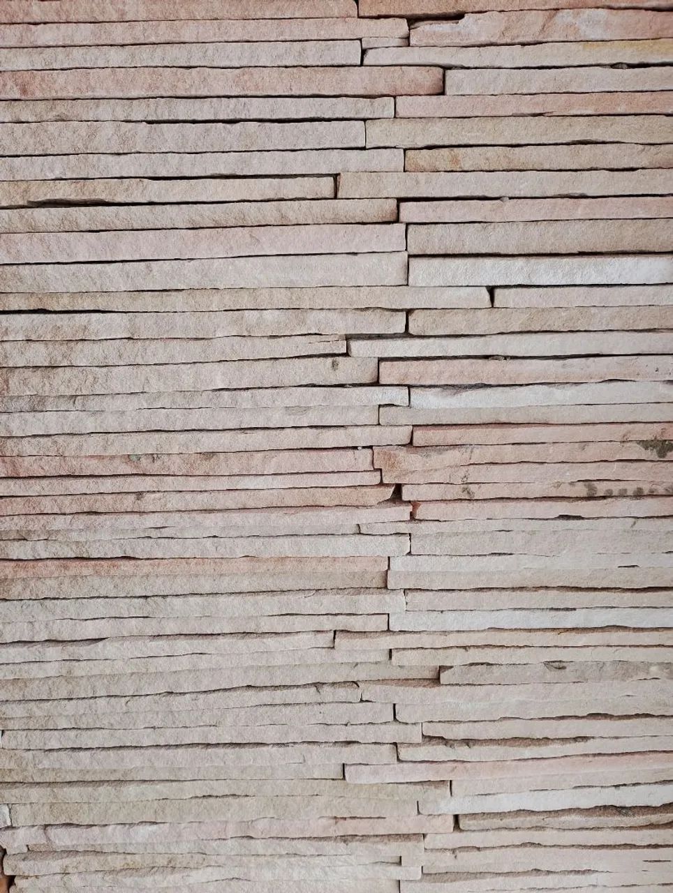 Vende se 35 mts de filete de pedra rústica pela metade do valor comprado. 