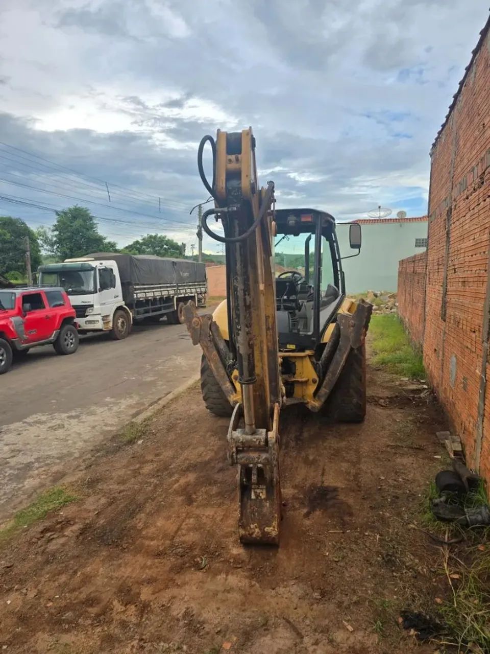 Retroescavadeira Caterpillar 416E ano 2014, traçada 4x4, toda operacional - Foto 2