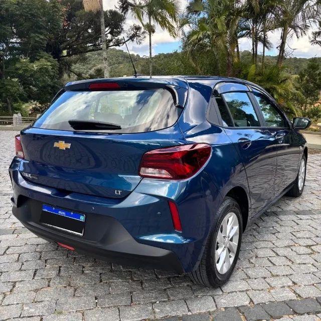 ONIX HATCH LT2 1.0 FLEX AZUL 2023 - Foto 4