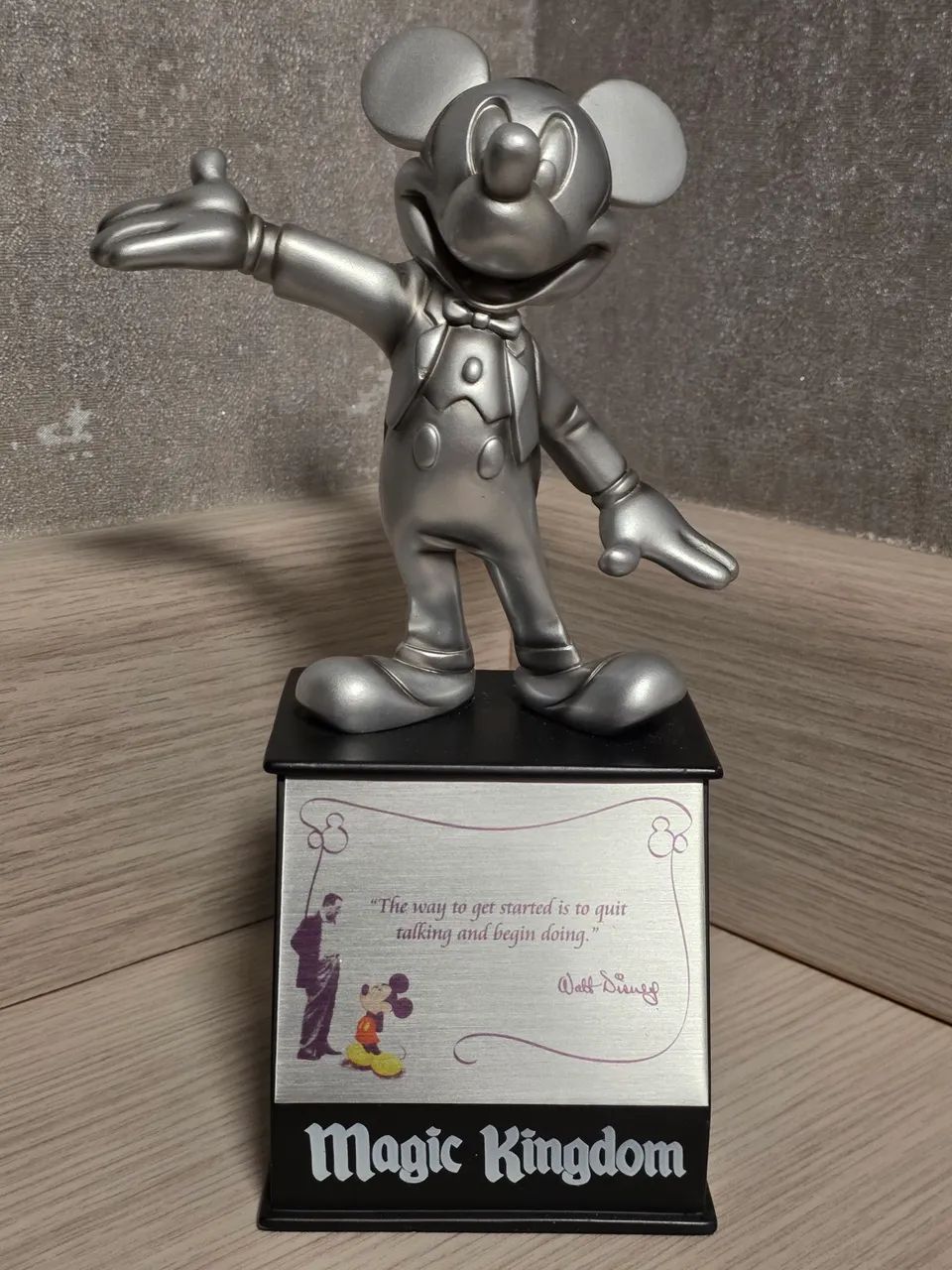 Boneco Mickey Magic Kingdom Oficial 