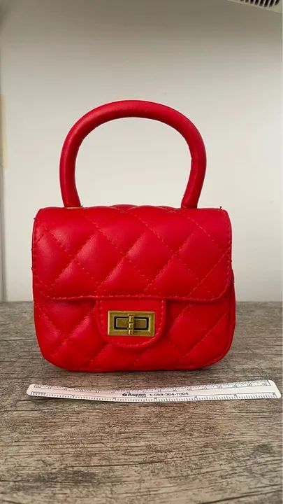 Bolsa  matelassê vermelha 