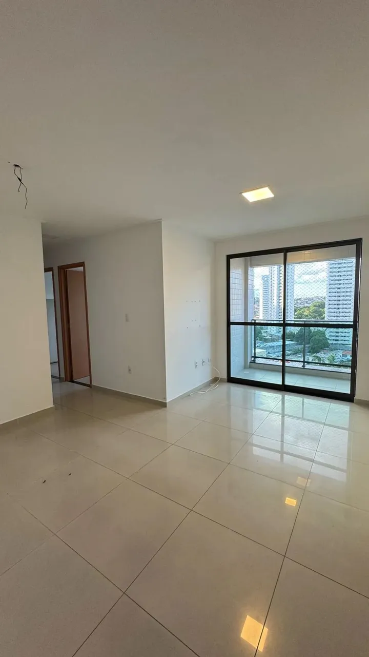 Apartamento para aluguel possui 77 metros quadrados com 3 quartos em Casa Forte - Recife -