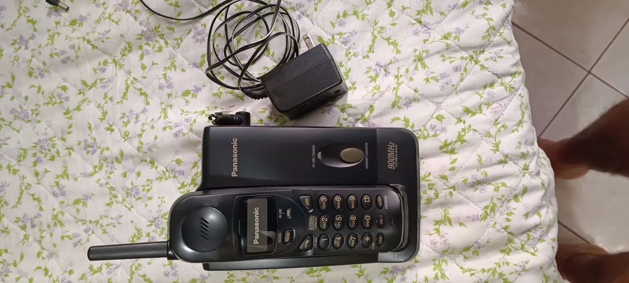 Telefone Panasonic -900mhz - modelo kx-tc1468LBB