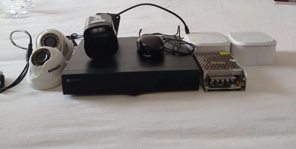 Kit DVR e 03 câmeras