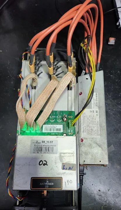 Mineradora Antiminer Bitmain S9 13.5T - Foto 3