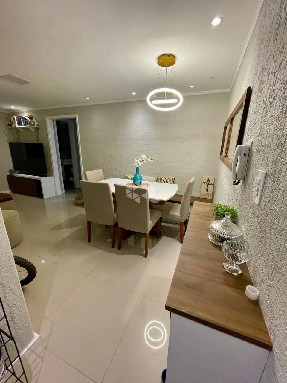 Apartamento de 2 dormitórios, no bairro Humaitá, em Porto Alegre.