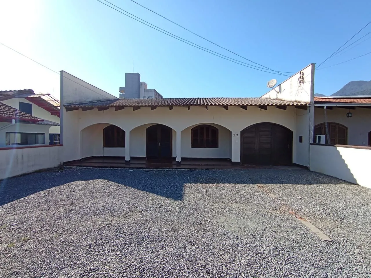 Imóvel para aluguel possui 114 metros quadrados com 3 quartos em Centro - Jaraguá do Sul -