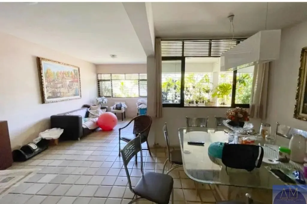Casa à Venda em Campo Grande