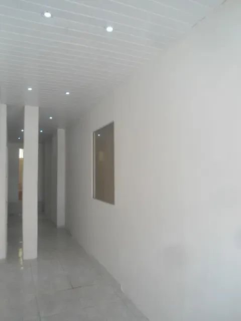 Centro comercial localização privilegiada com 9 lojas novas, media de 70m² cada, locação p - Foto 4