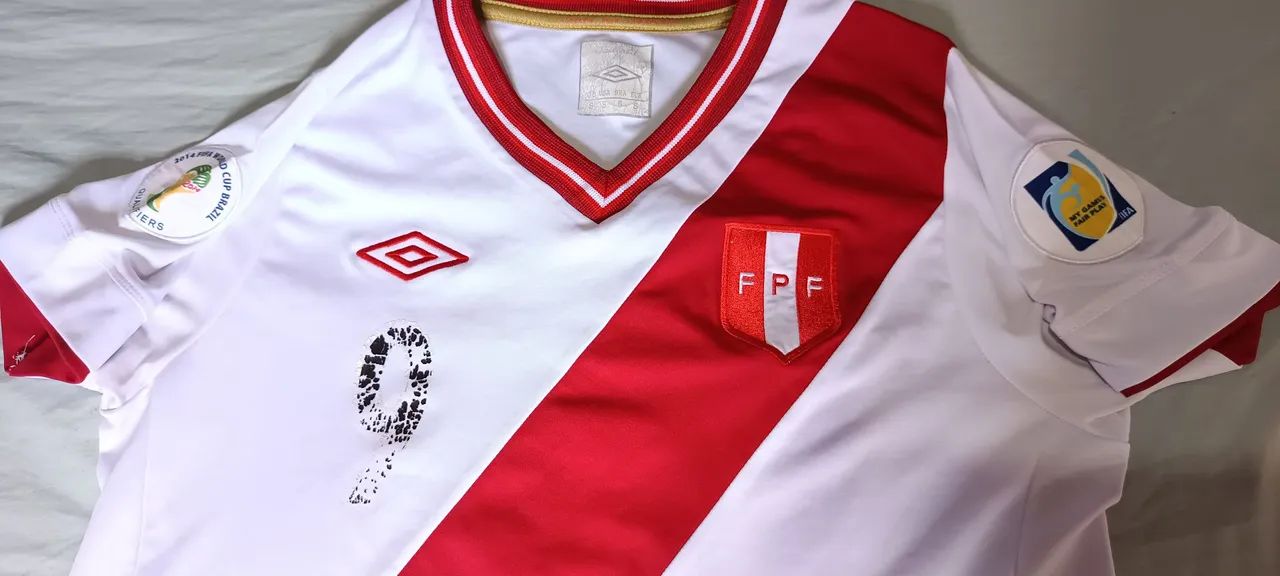 Camisa de Futebol seleção do Peru - Umbro - Foto 2