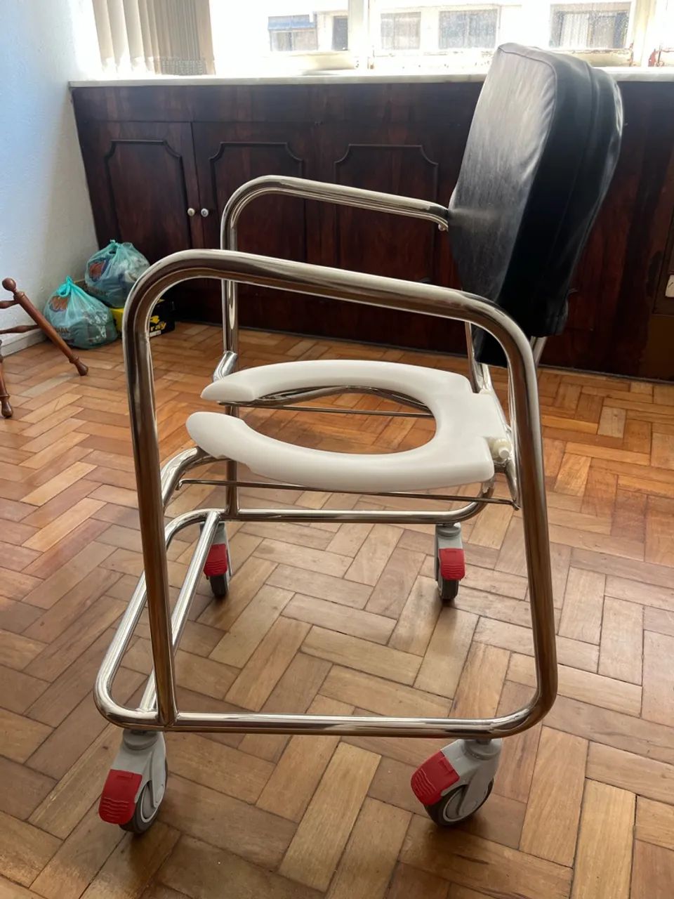 Cadeira Higiênica - Foto 4