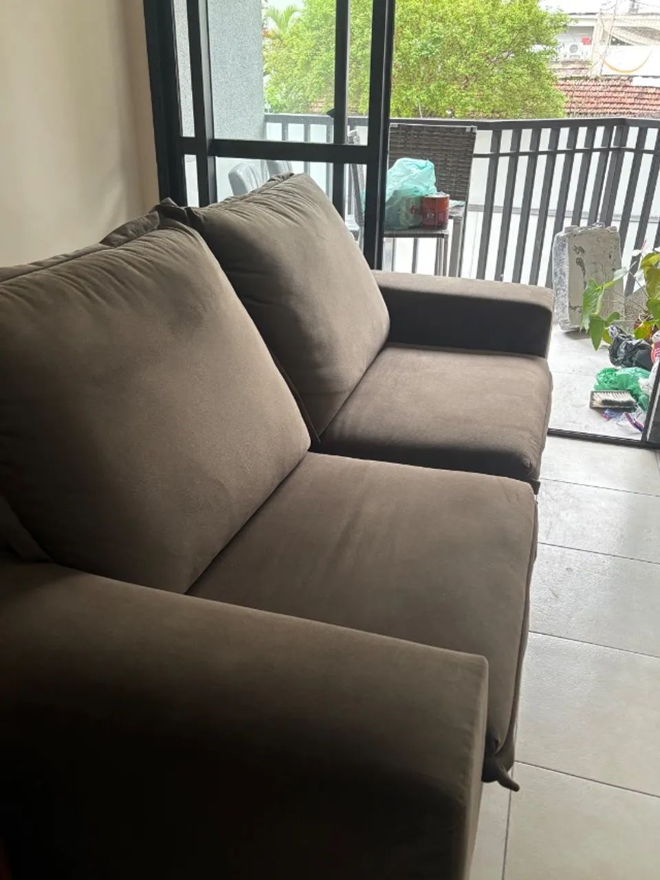Sofá de suede marrom - Foto 4