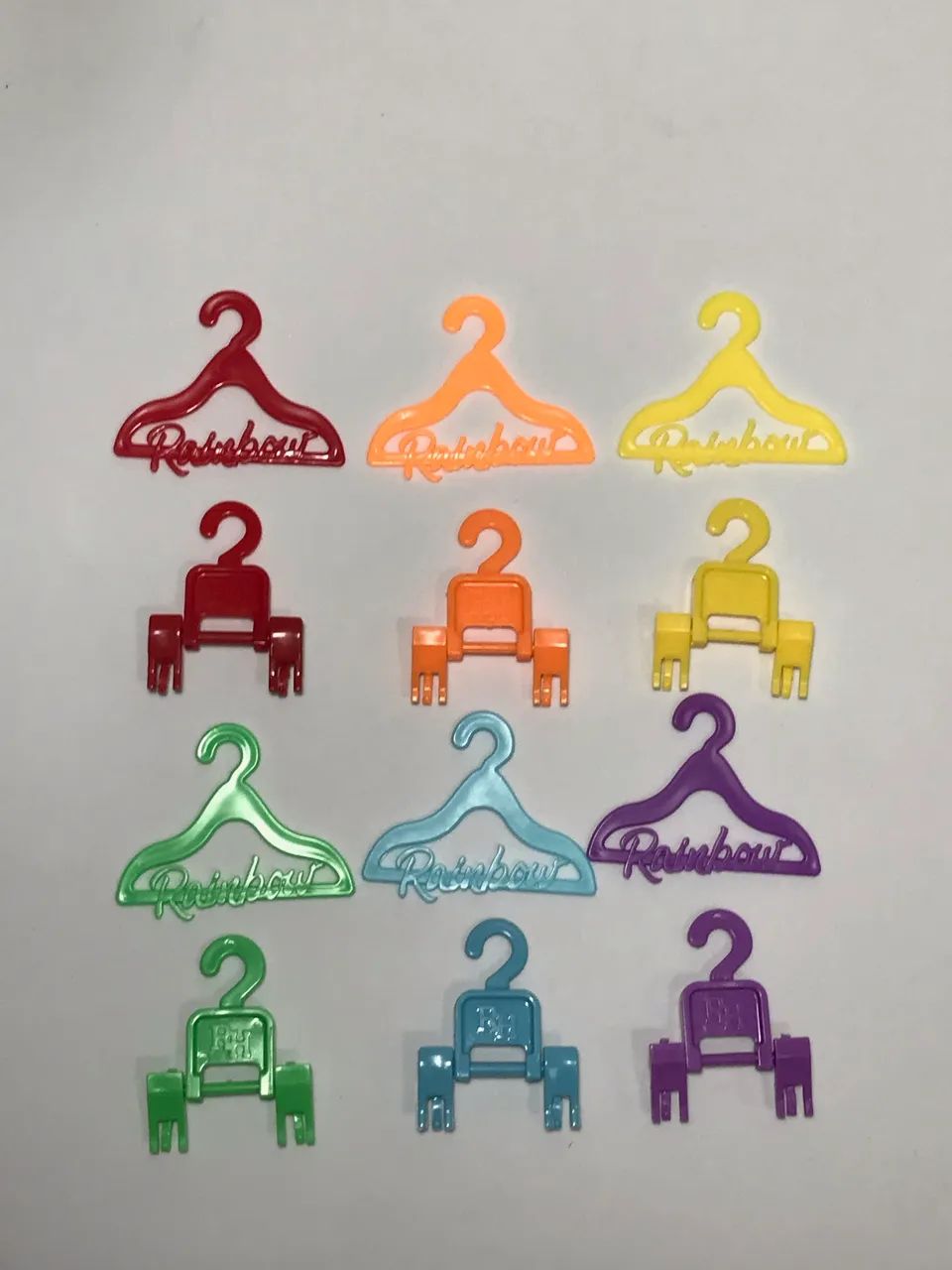 Boneca Rainbow High - lote de 48 cabides 