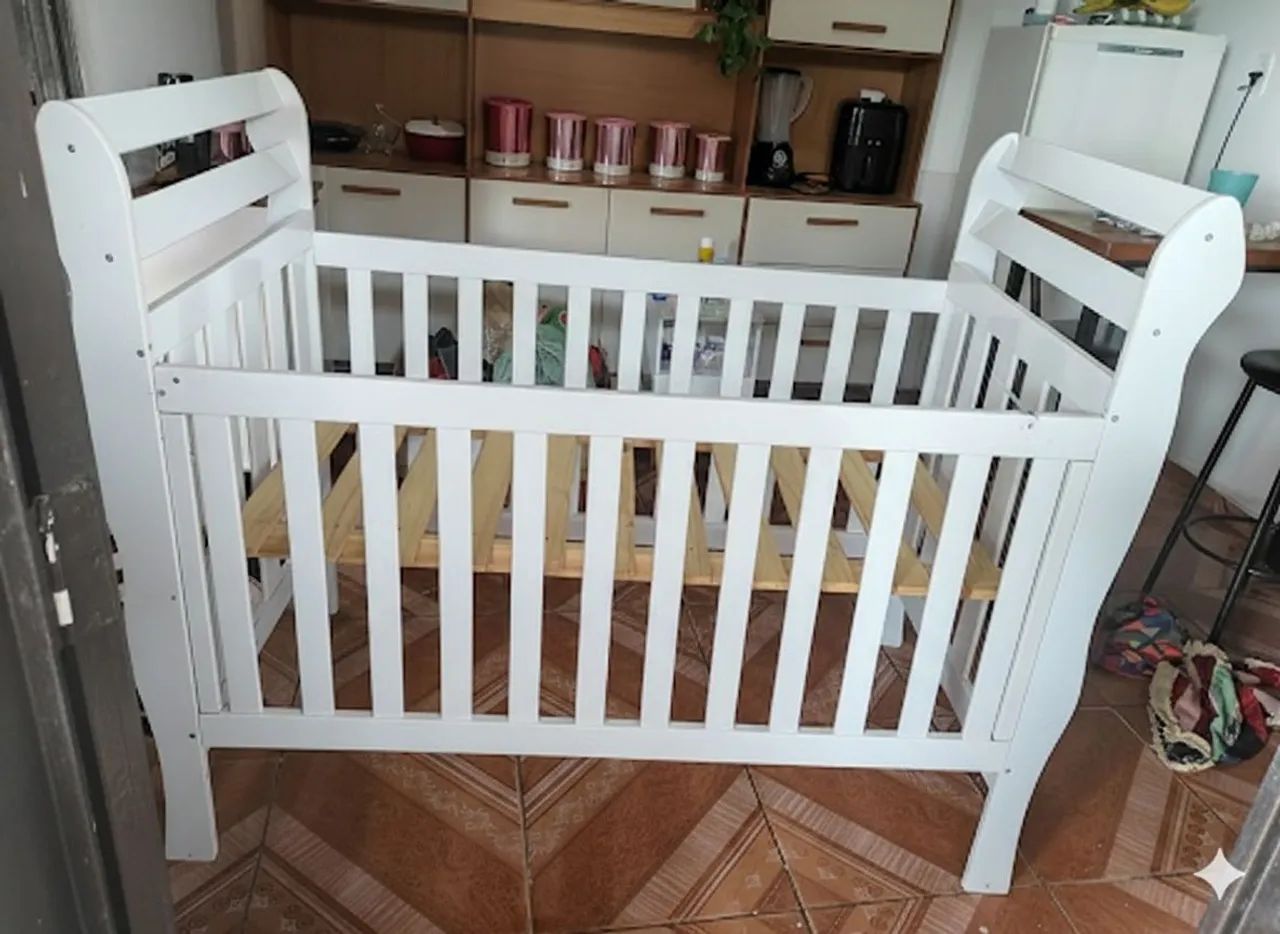 Vendo berço com colchão pouco usado