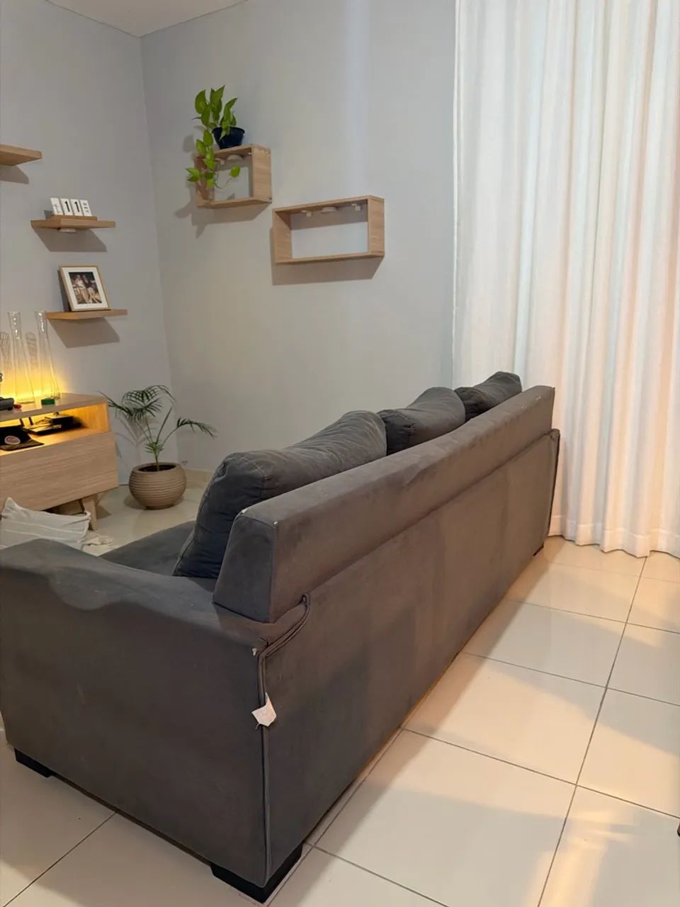 SOFÁ 3 LUGARES CINZA  - Foto 5