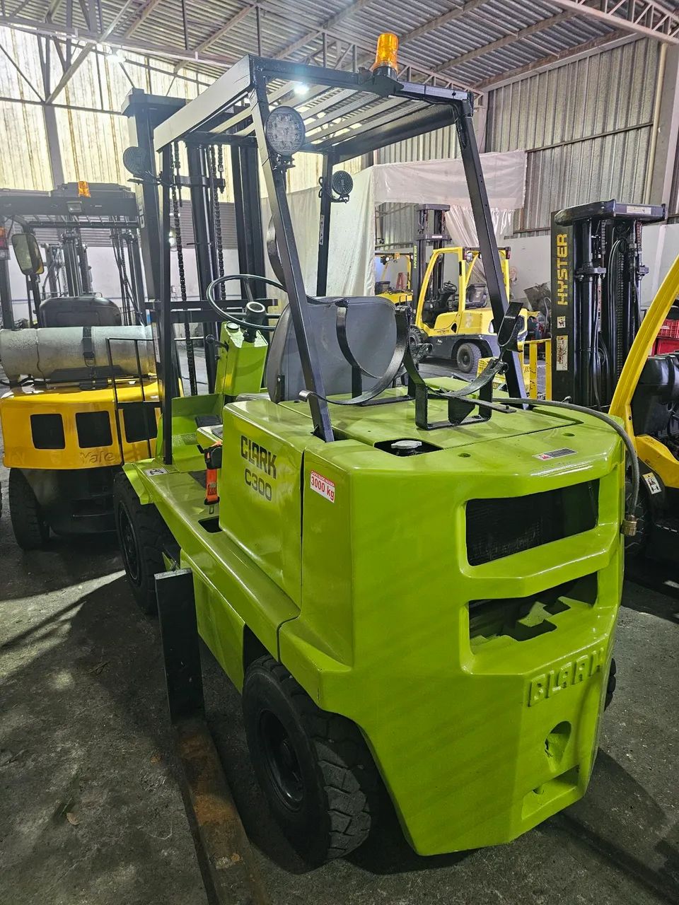 Empilhadeira Clark c300 glp  - Foto 3
