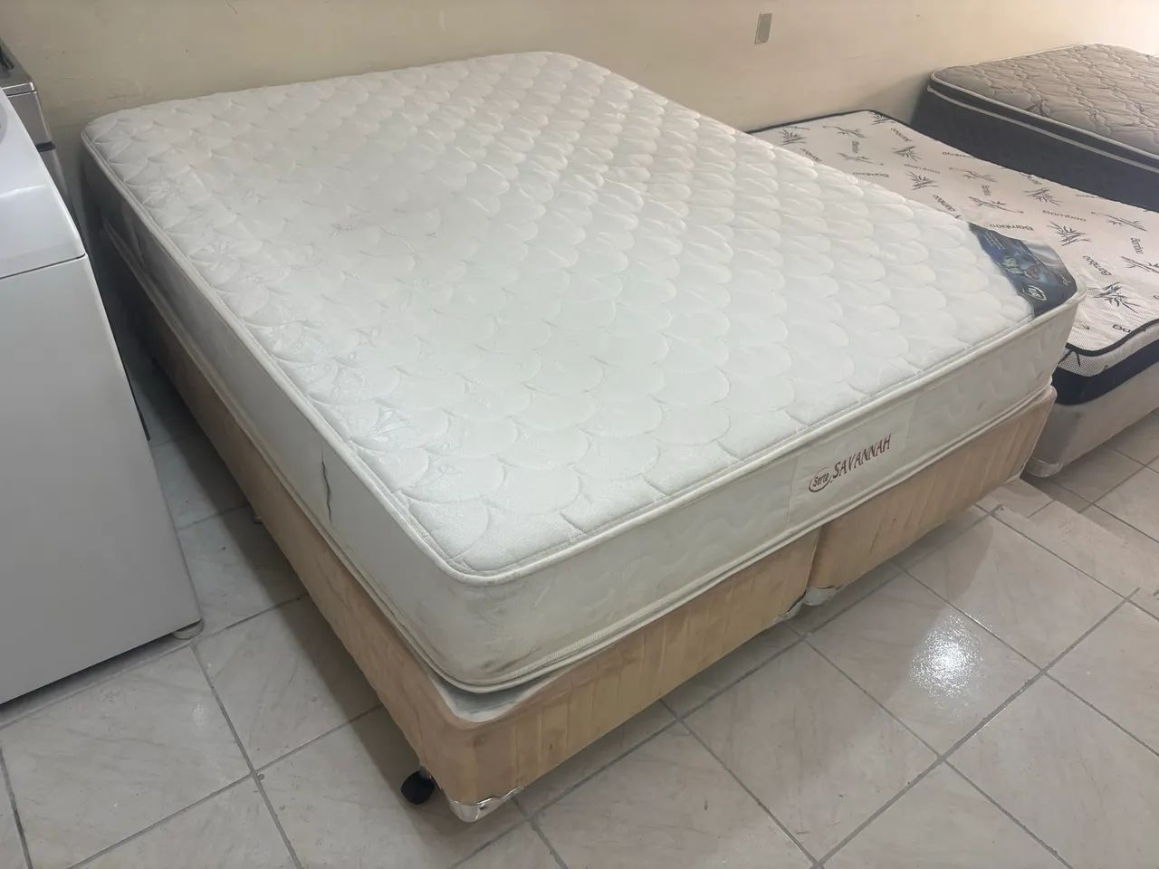 Cama box de casal Queen , cama Queen 