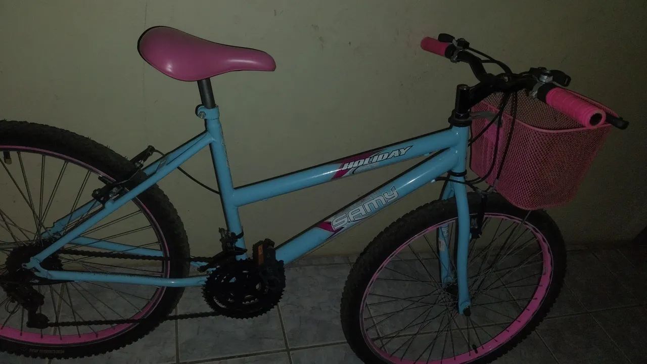 Vendo uma bicicleta 
