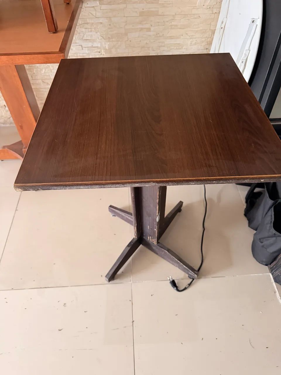 Jogo de mesas com 4 cadeiras  - Foto 4