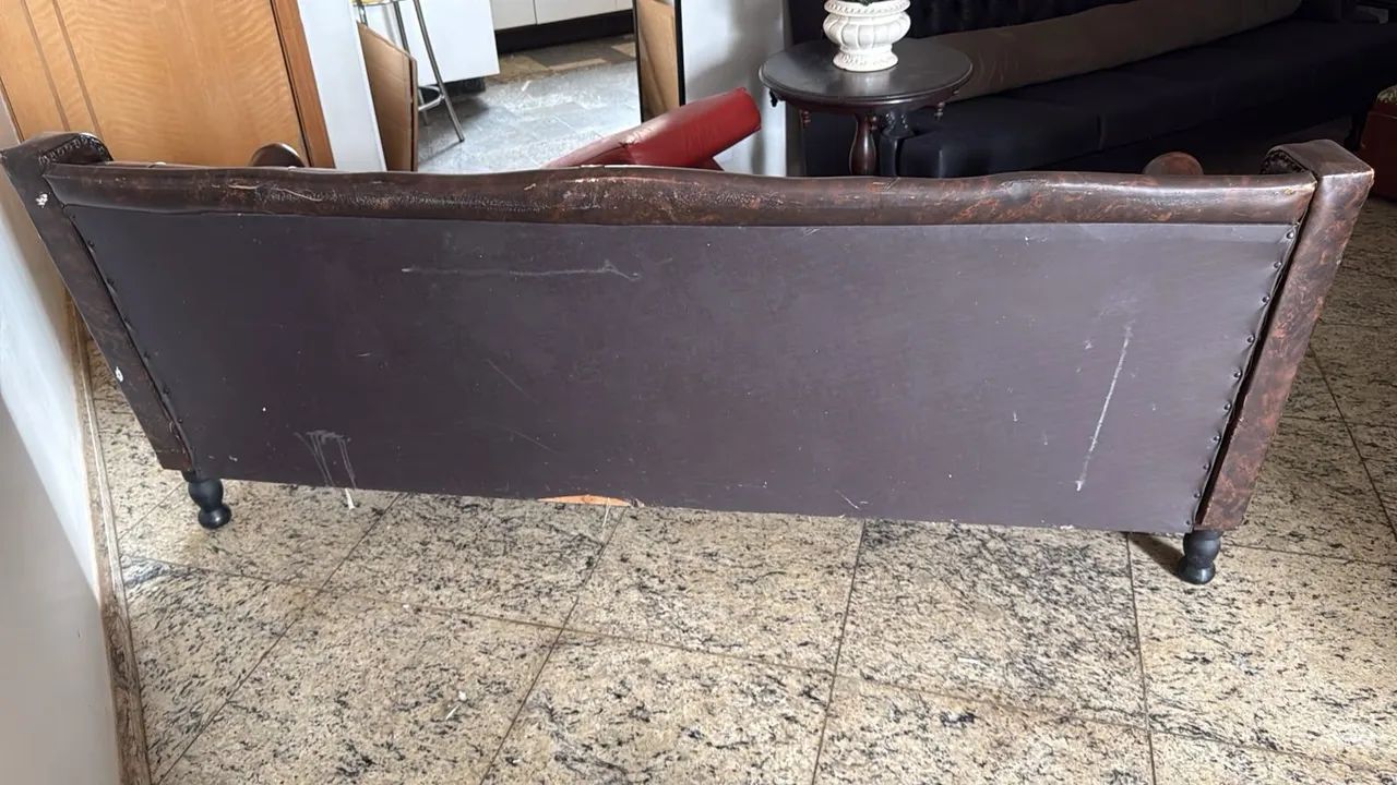 Vendo sofá de couro antigo  - Foto 5