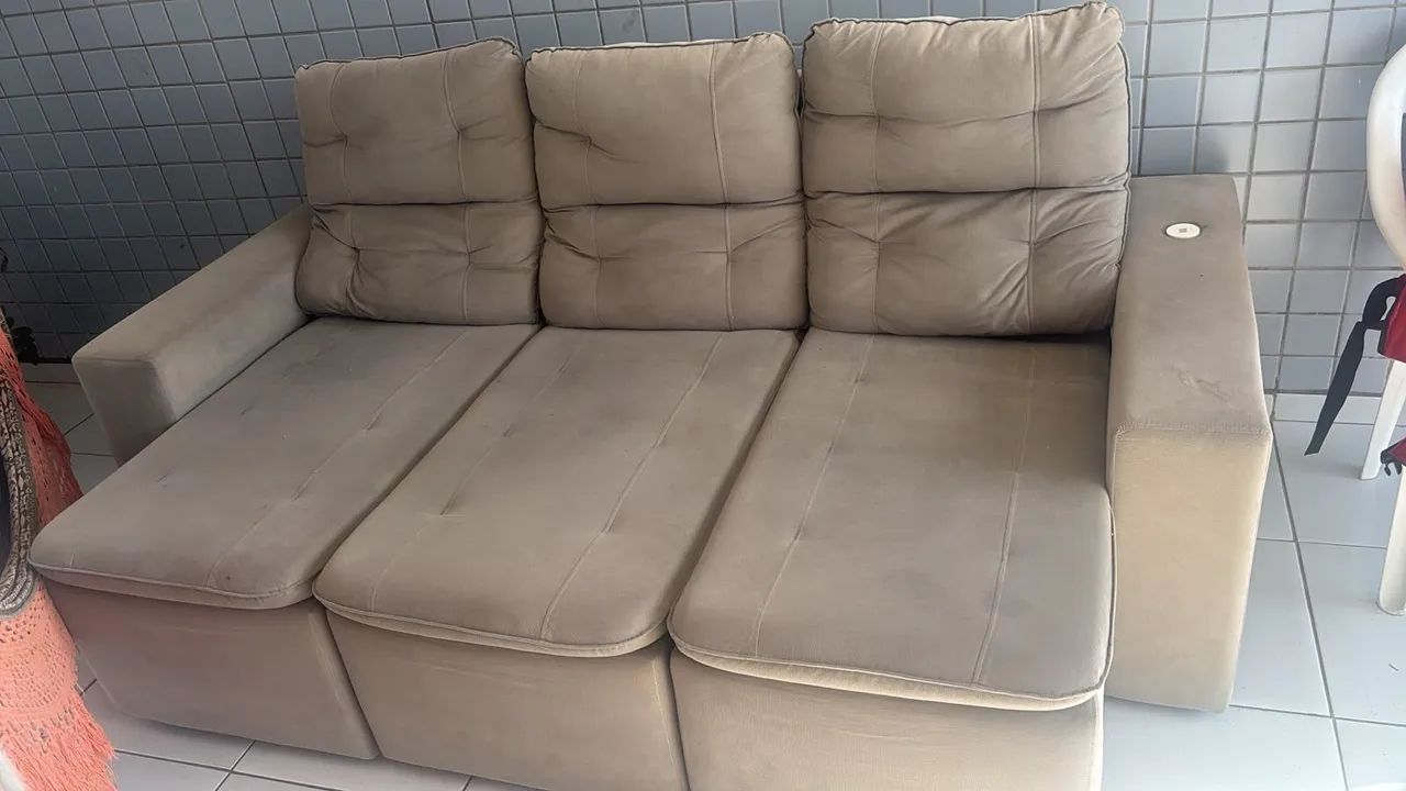 Sofá retrátil 3 lugares. - Foto 2