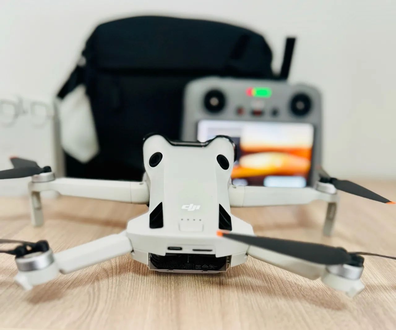 DJI mini 4 PRO - COMBO FLY MORE PLUS  - Foto 4