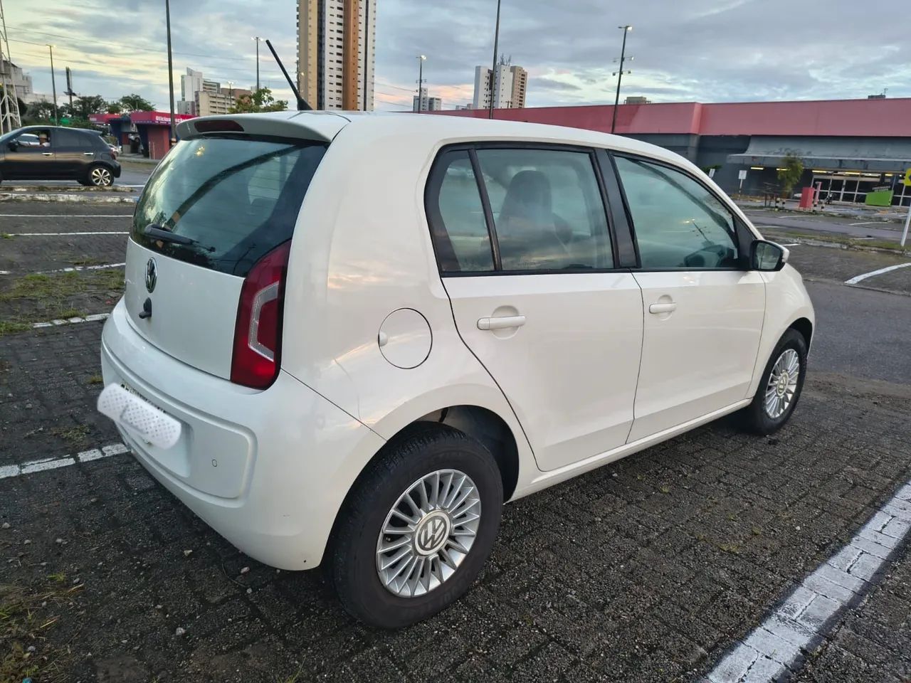 Volkswagen Up! 2016