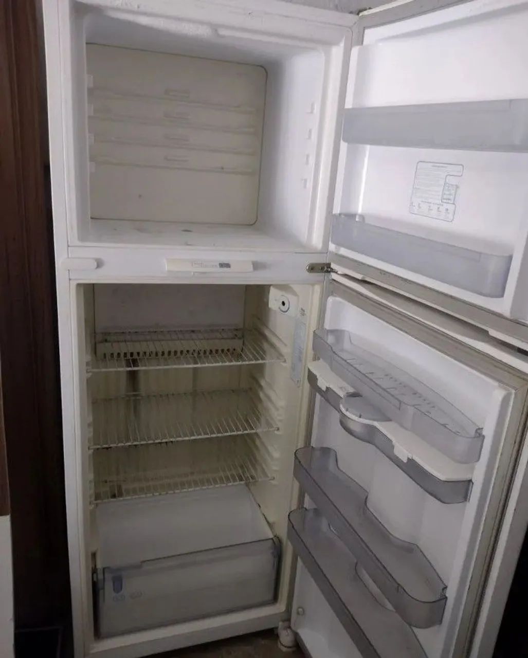 Vende-se geladeira Consul biplex 