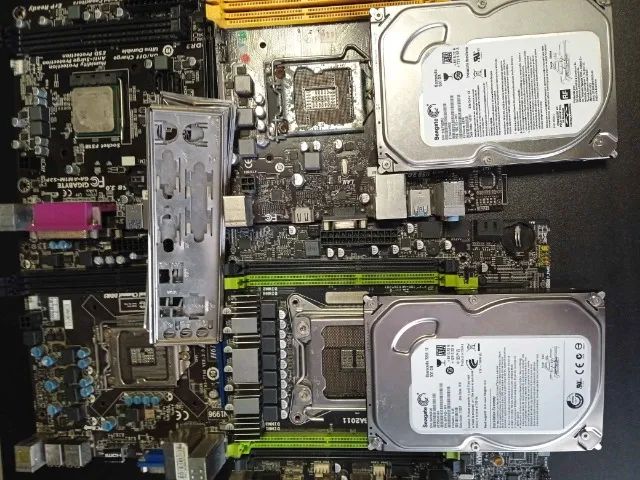 4 Placas Mãe + 2 HDS Defeito (Retirada de Peças) - Foto 2