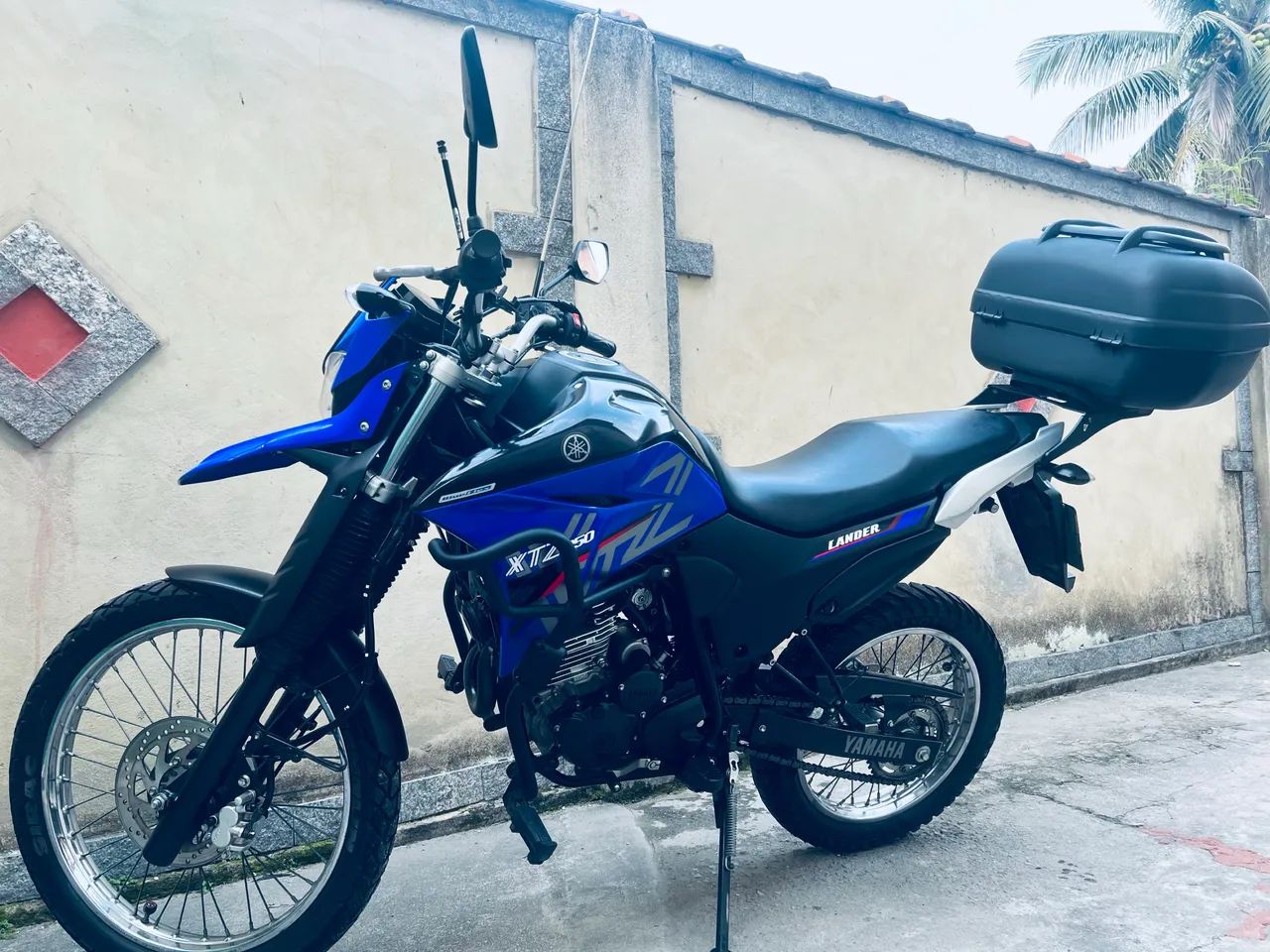 Lander xtz 250