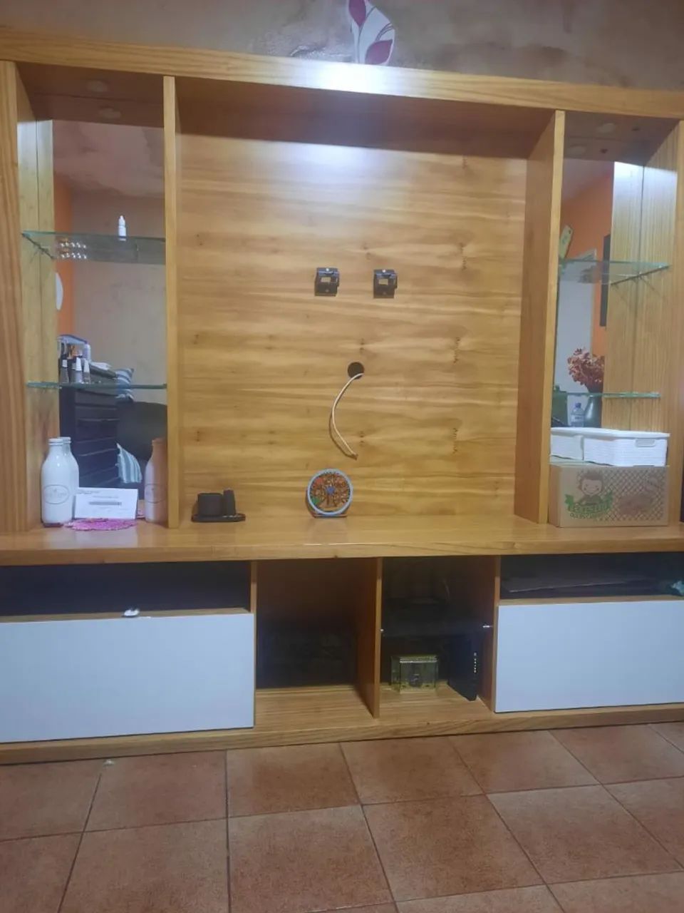 Estante de madeira 