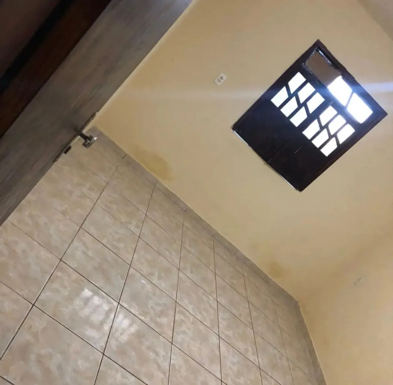 Y16- CASA A VENDA DE FORMA PARCELADA