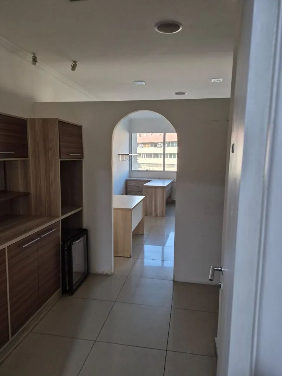 Sala comercial em Camboinhas !! - Foto 2