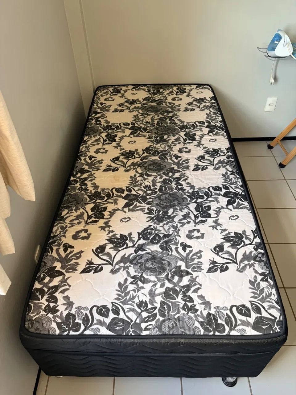 Vendo Cama Solteiro com colchão ortopédico  - Foto 5