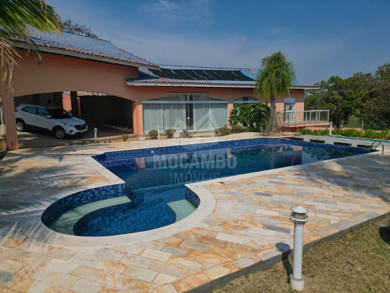 Casa de rua : / Residencial / Jardim Leonor - Foto 2