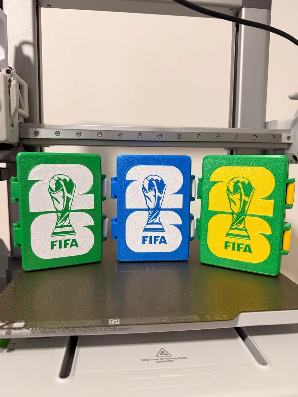 Caixa figurinhas e cartas 