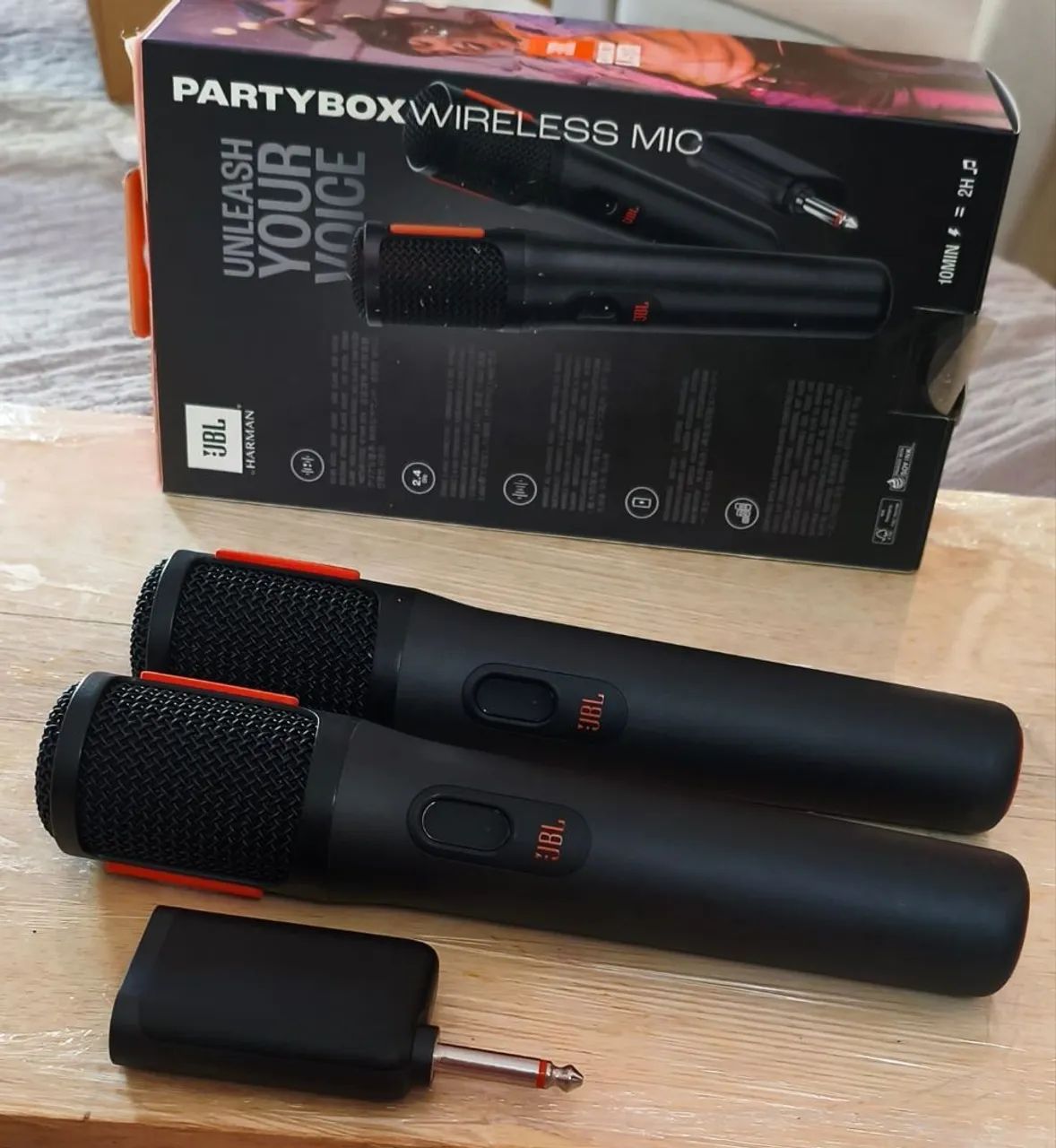Microfone ? JBL Partybox wir Mic .HARMAN   20 h d bateria ? design AWARD 2024 - Foto 3