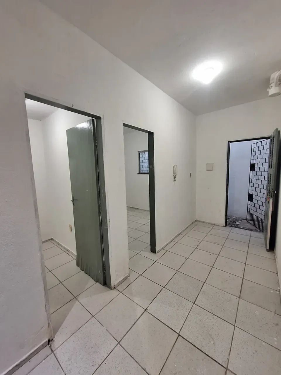 Apartamento compacto na Rua Teodomiro de Castro - Foto 3