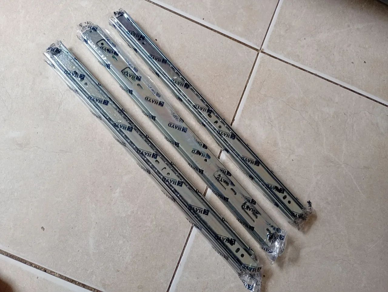 3 Trilhos telescópicos.45cm