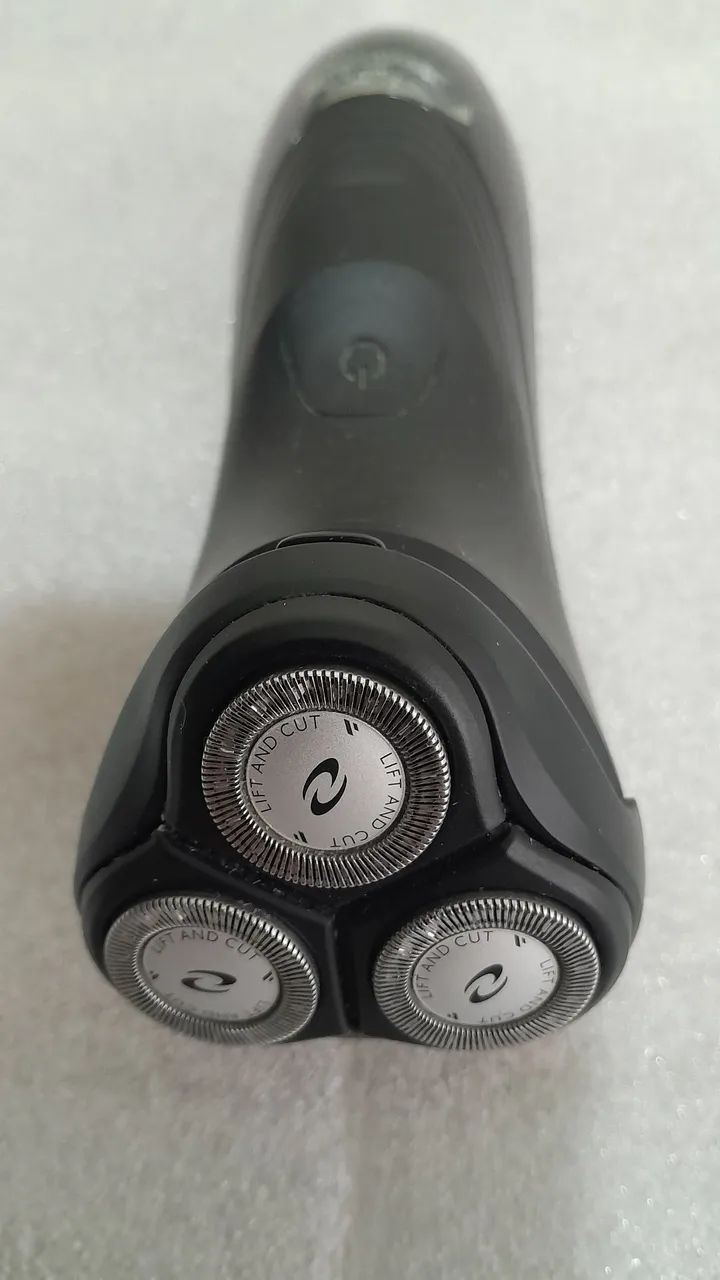 " BARBEADOR ELÉTRICO PHILIPS AQUA TOUCH AT751 "