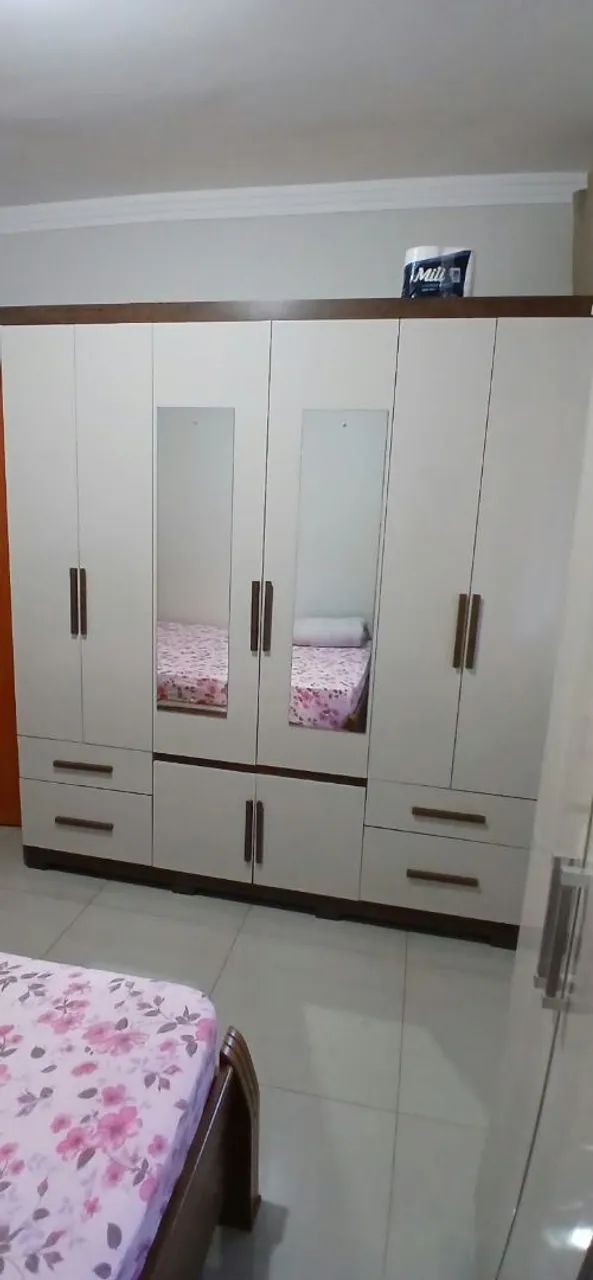 Guarda Roupa casal Semi Novo 