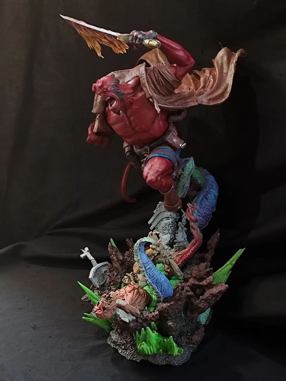 Hellboy - 40 cm - Estátua Decorativa em Resina - Pronta Entrega  - Foto 5