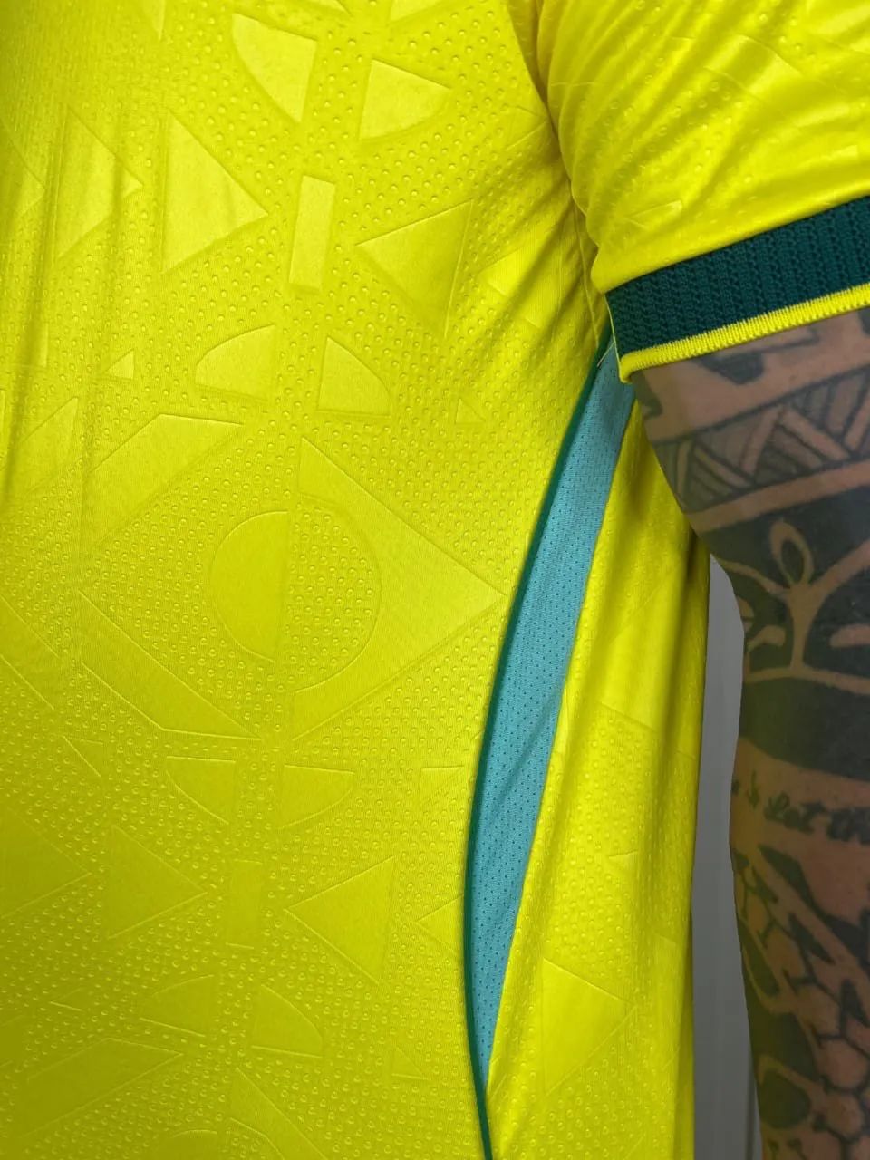 ?CAMISA LINHA PREMIUM BRASIL COPA 2026 - Foto 3