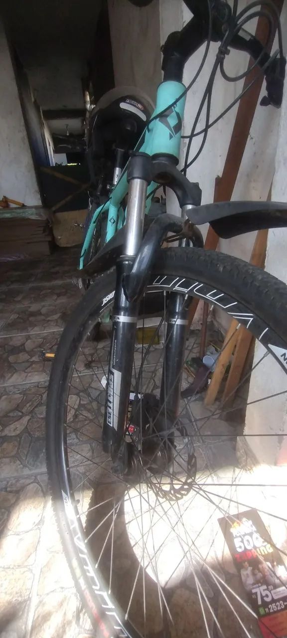 Bicicleta usada aro 29 em bom estado  - Foto 3