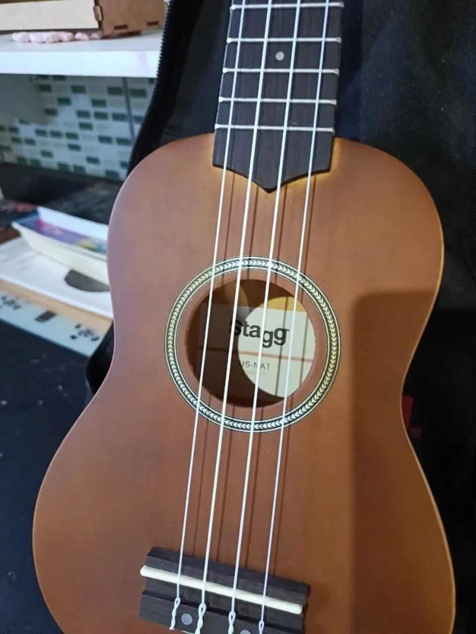 Ukulele Soprano Stagg US-NAT (Com Capa)  - Foto 3