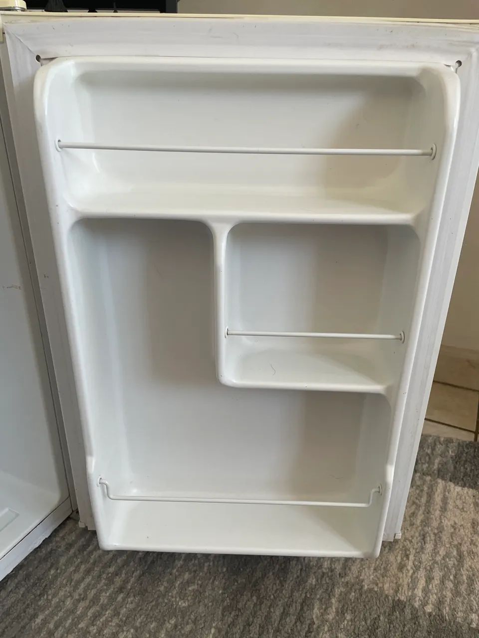 FRIGOBAR PHILCO 68 litros  - Foto 4