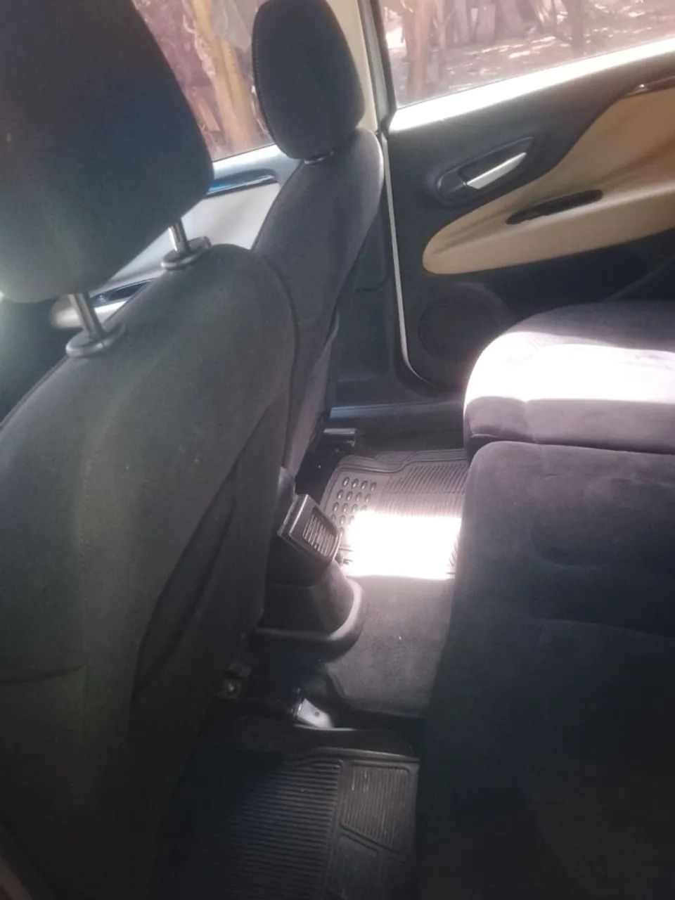 Fiat Linea Essence 1.8 Flex 16V 4P 2016 - Foto 2