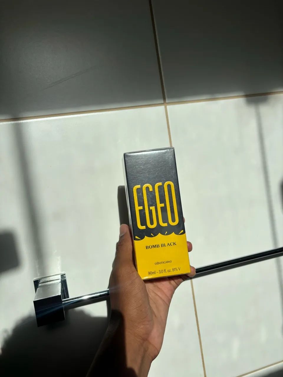 Perfume egeo bomb black! Original e lacrado - Foto 2